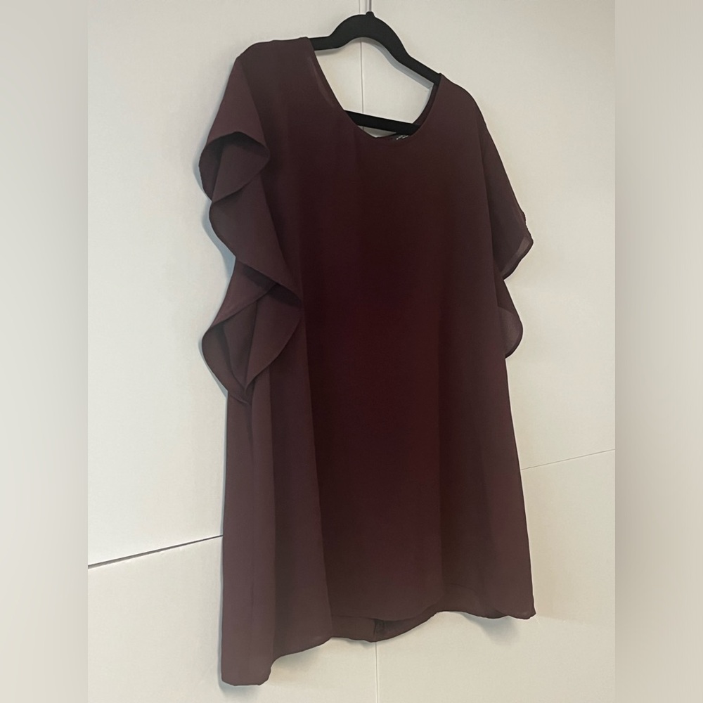 Women’s Ann Taylor Factory Short Sleeve blouse. Size Medium.